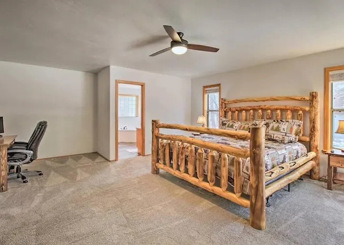 Pinecone Cabin - Modern Comforts With Rustic Charm