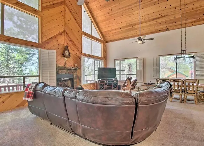 Pinecone Cabin - Modern Comforts With Rustic Charm Holiday home