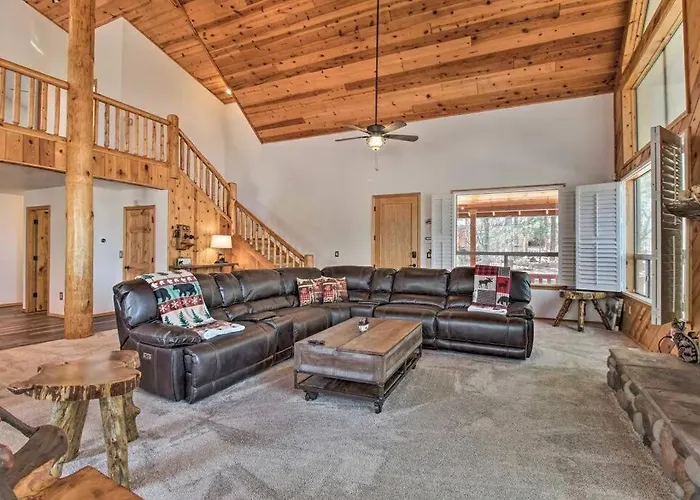 Pinecone Cabin - Modern Comforts With Rustic Charm Holiday home *