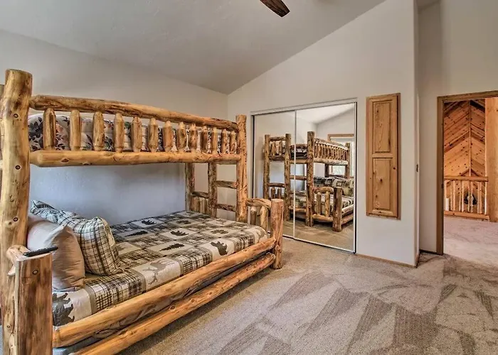 Holiday home Pinecone Cabin - Modern Comforts With Rustic Charm